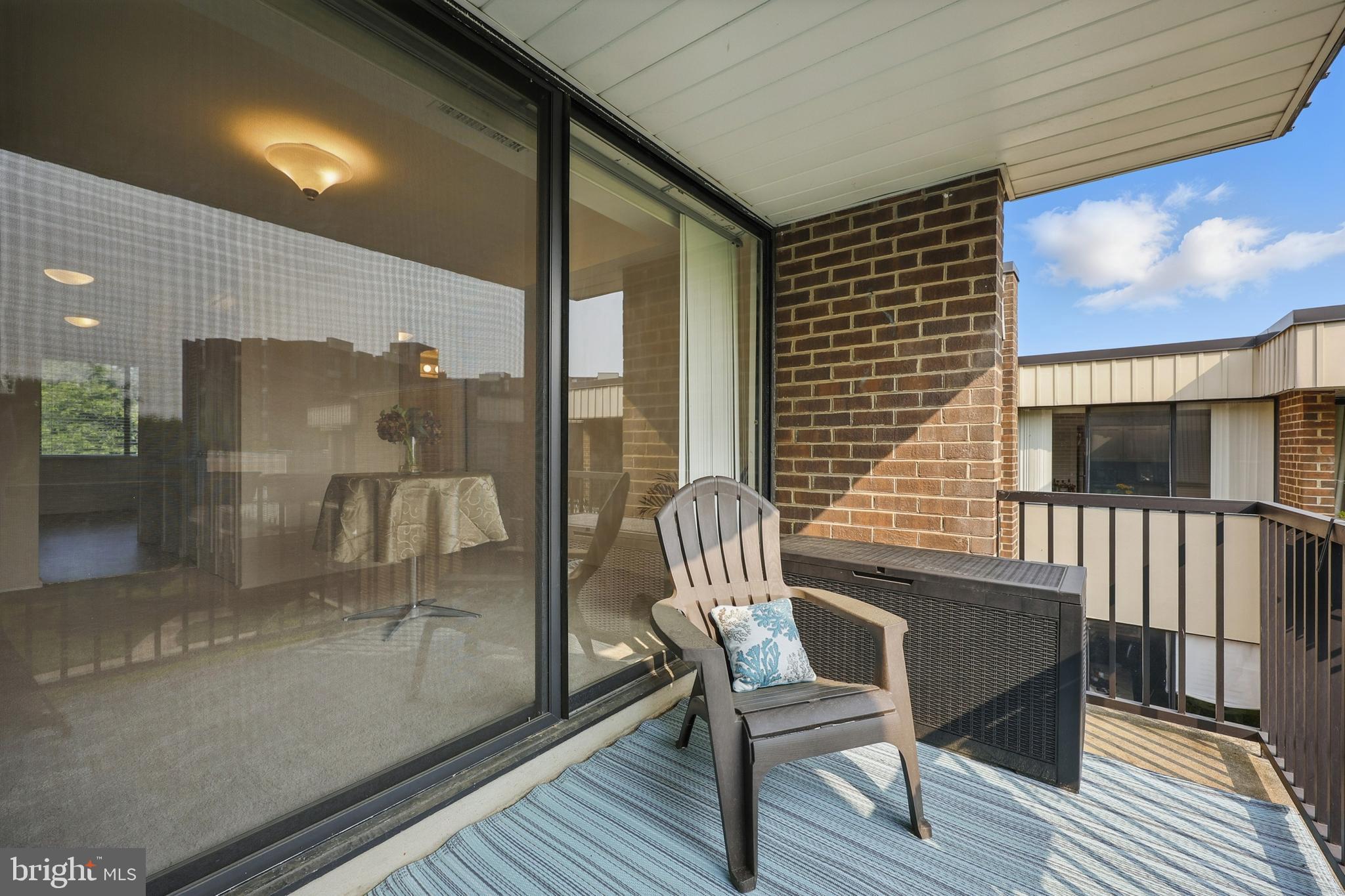 AMERICANA FINMARK - Residential