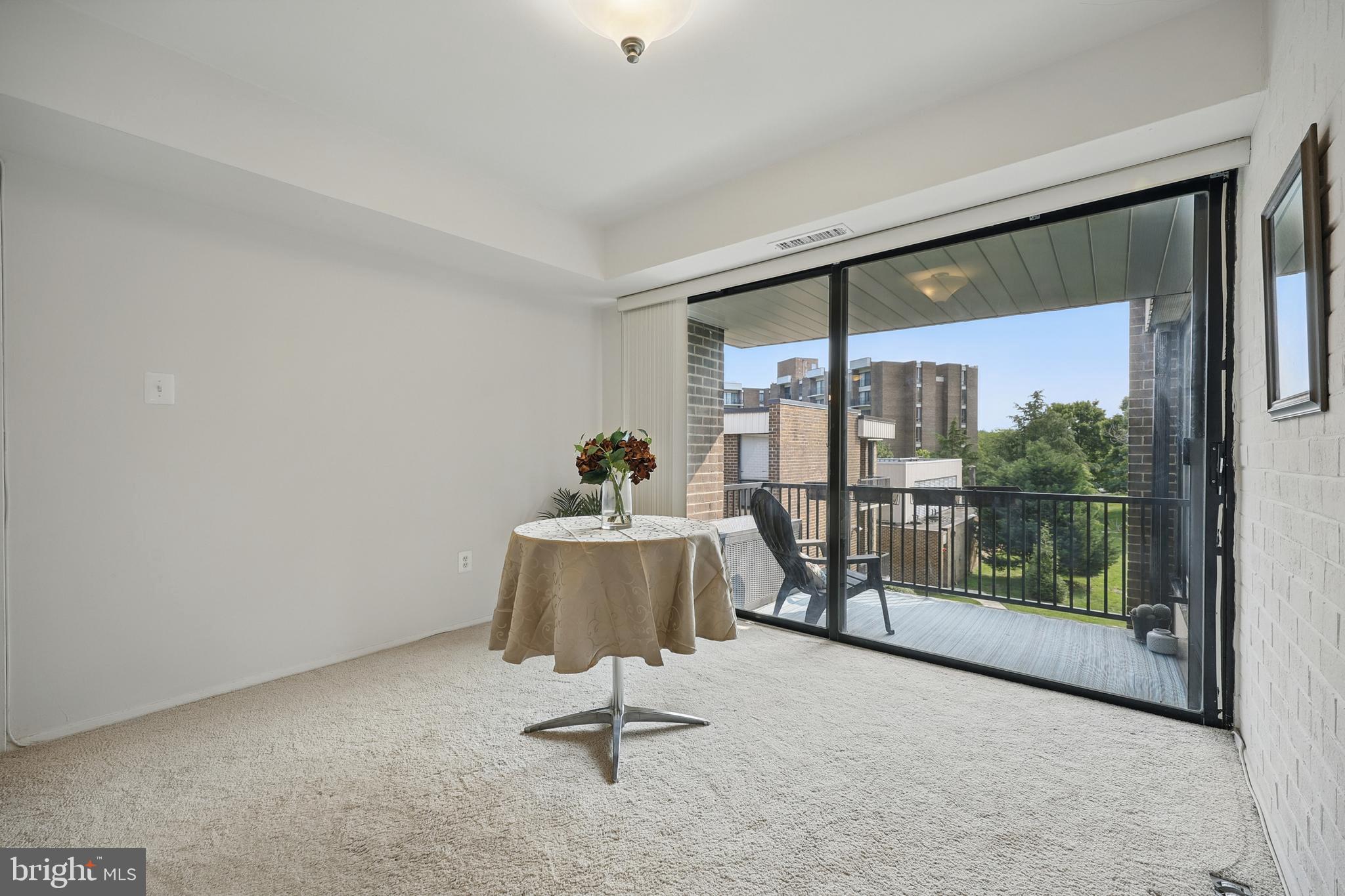 AMERICANA FINMARK - Residential