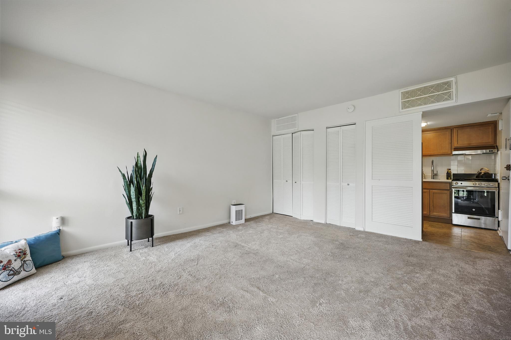 AMERICANA FINMARK - Residential