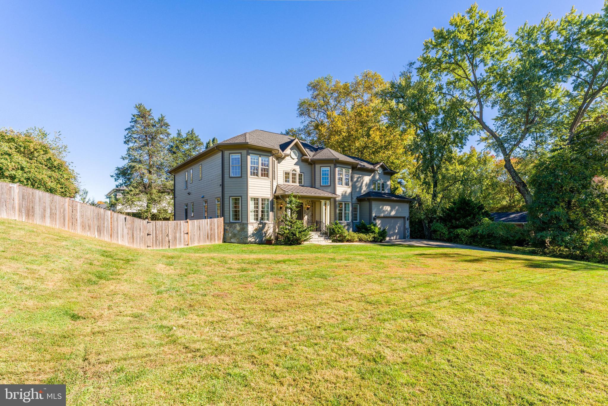 829 GOLDEN ARROW STREET