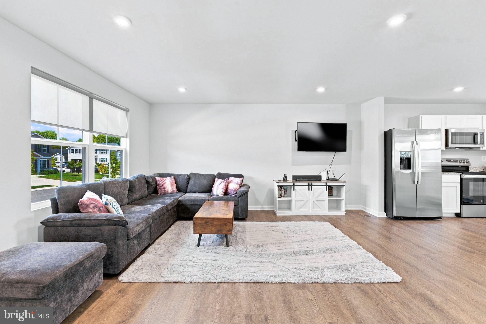 3211 PLUM LANE
