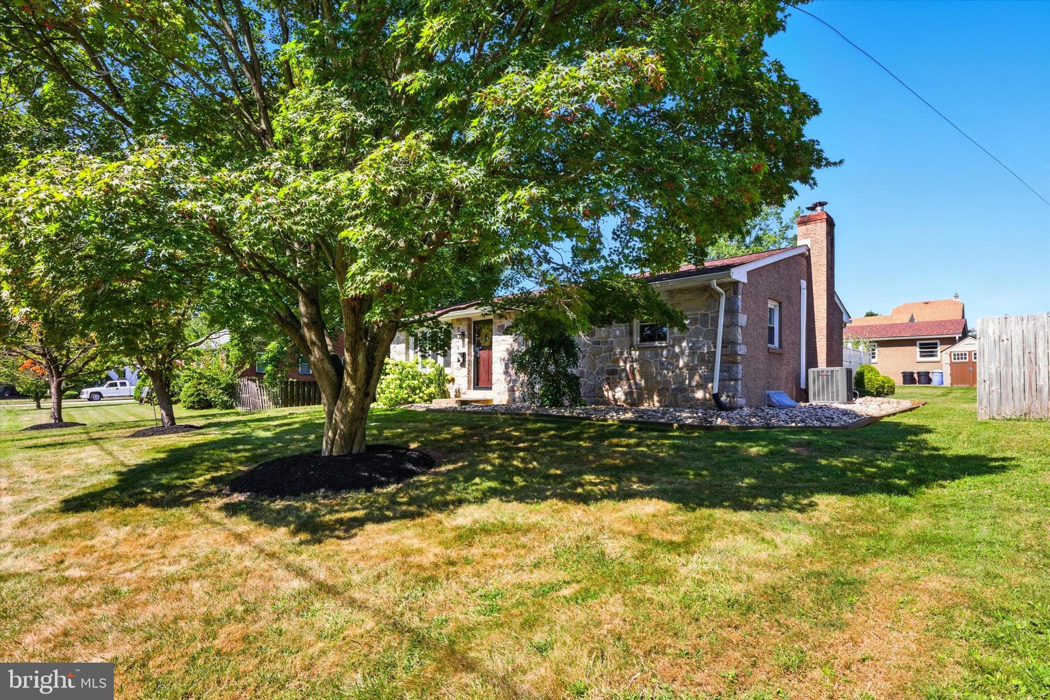 323 PIKELAND AVE