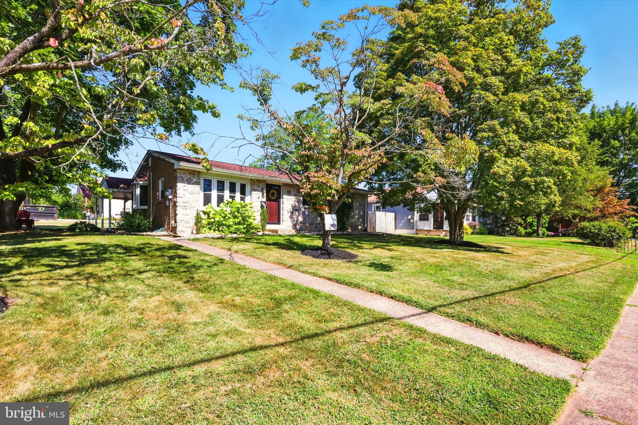 323 PIKELAND AVE