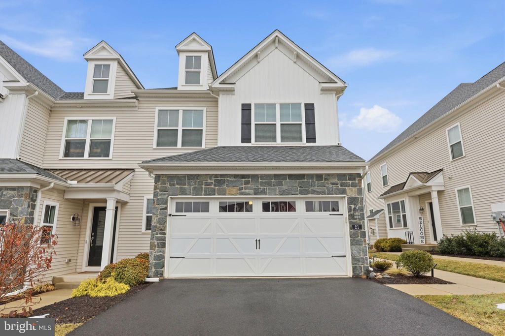 Photo of 21 Spring Mill Dr #12, IVYLAND, PA 18974 (MLS # PABU2115376)
