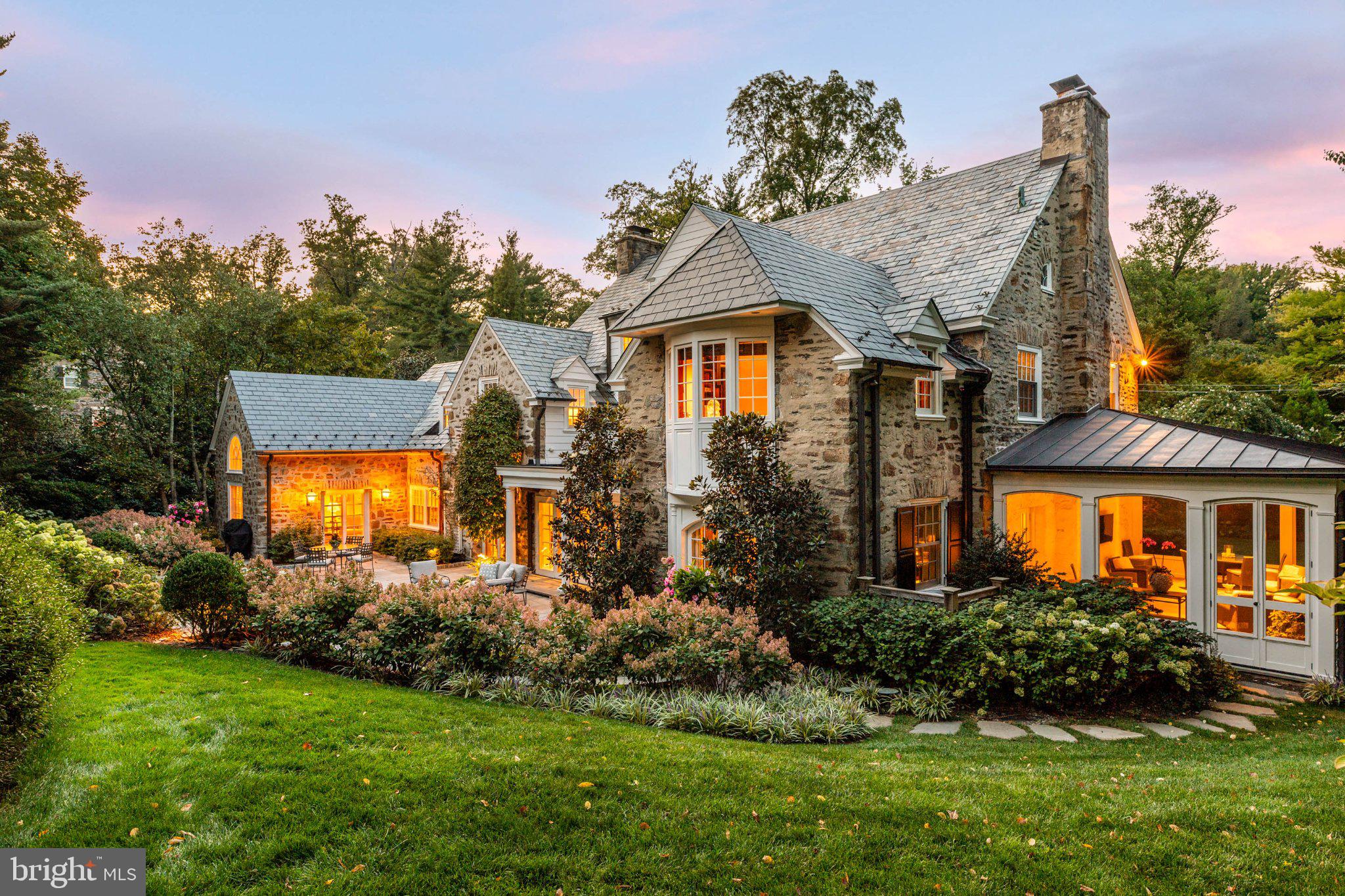 221 ROSE LANE