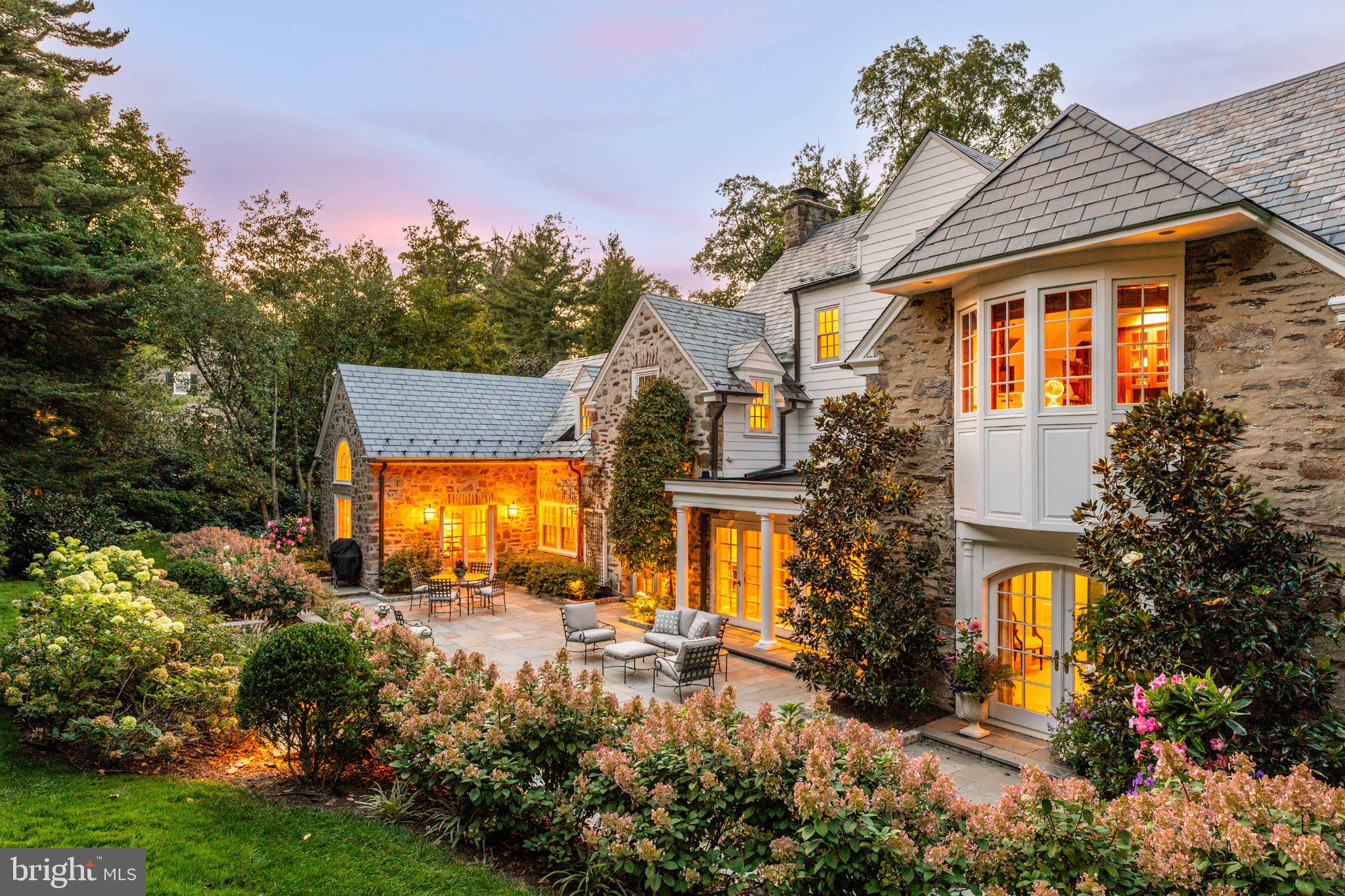 221 ROSE LANE