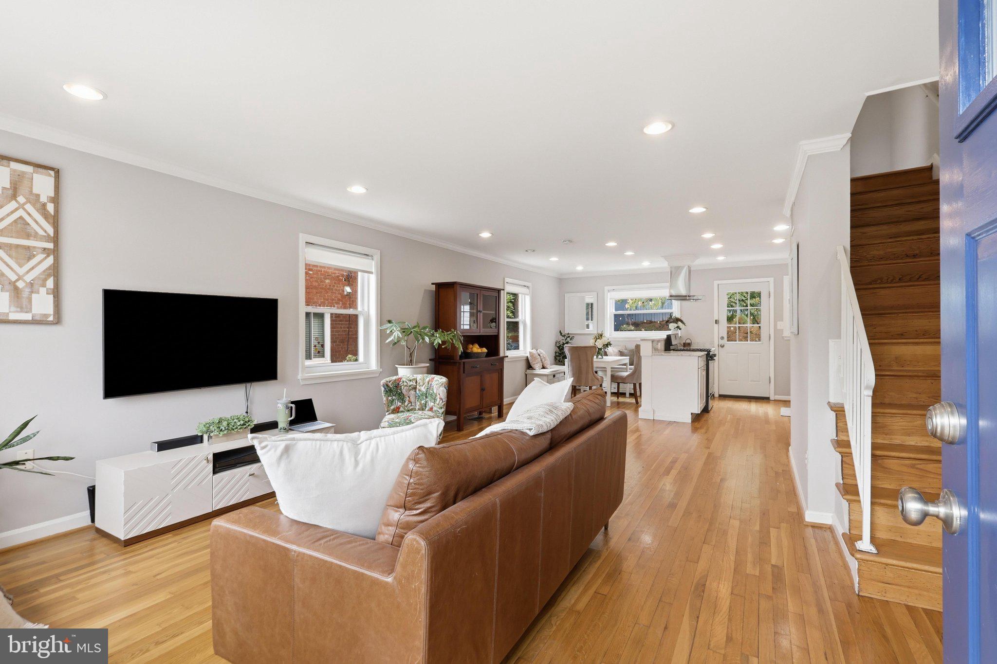 48 W TAYLOR RUN PARKWAY