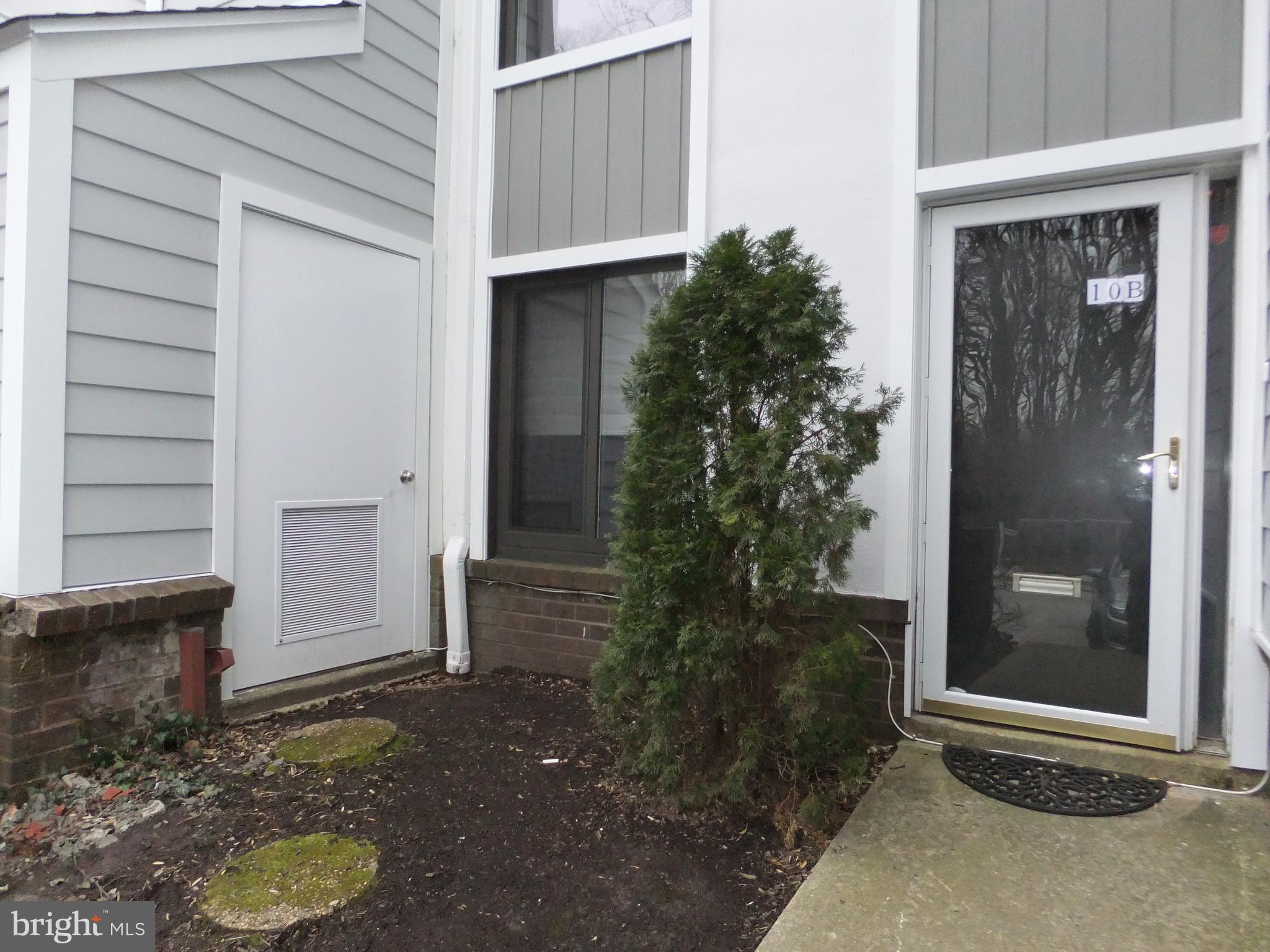 New Listing for rent at 'Oak Hill Estates", Penn Valley, Pa. Available immediately 1st floor townhouse flat. 1 floor living with parking by your door. This home has a great location in 'Oak Hill Estates' offering a large fenced patio for outdoor electric cooking . The Living Room and Dining Room have a wood burning mirrored fireplace, hardwood tile floors, track lighting plus sliding doors to the patio. The Kitchen has wood cabinets, electric wall oven and cook top. washer/dryer. The 2 Bathrooms are renovated including a hall Bath with a whirlpool tub. The Master Bedroom has walk-in closet, renovated Bathroom with a large shower. Parking is right outside your front door. Pool, Health Club and tennis are free this year. Easy access to the 76 Expressway, minutes to Center City Phila. Septa 44 Bus and Lower Merion School bus nearby. no pets no truck parking no smoking. $150 move in charge. SEE IT WHEN GOVERNOR ALLOWS.
