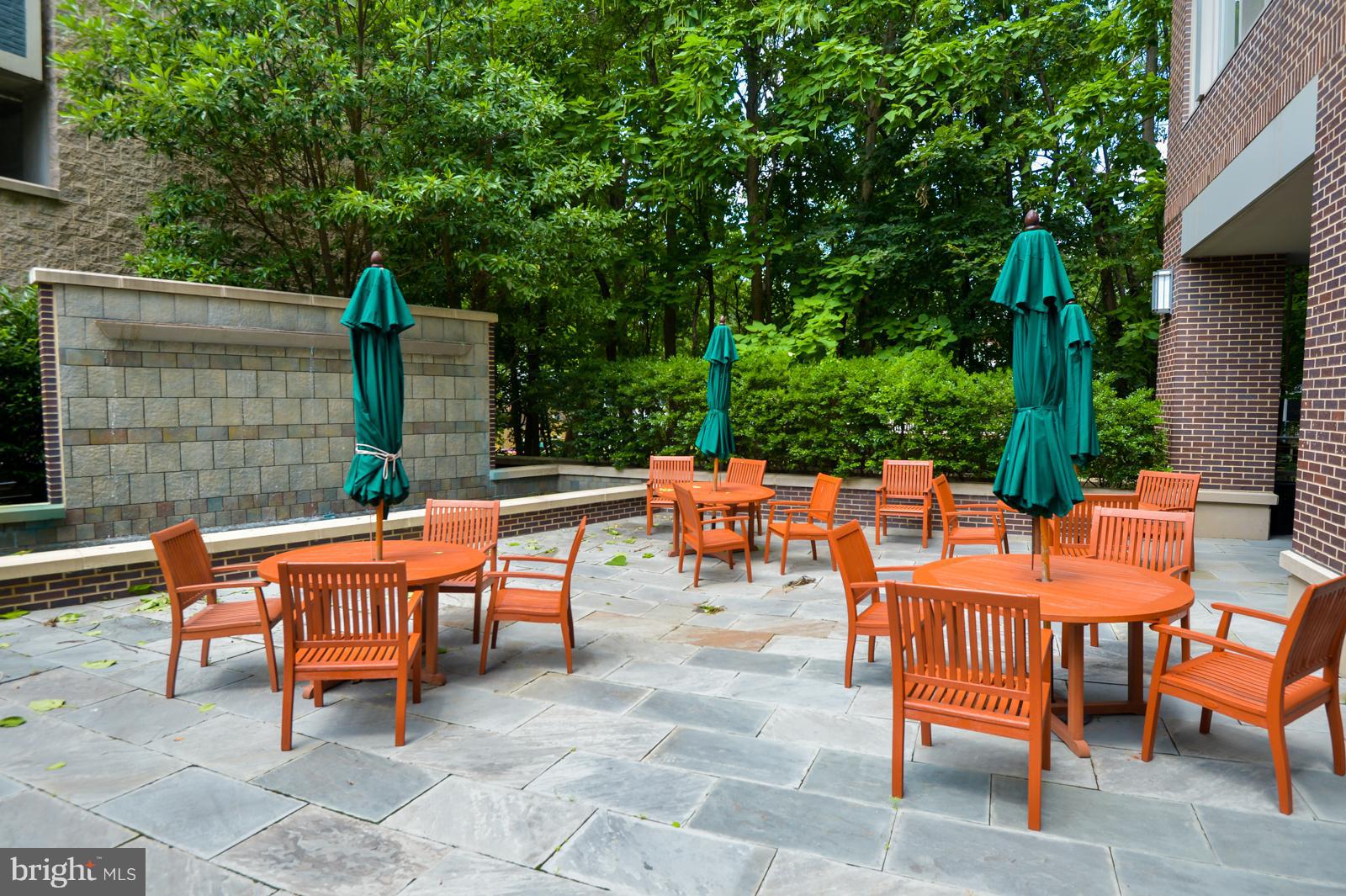 BYRON CONDOMINIUM - Residential