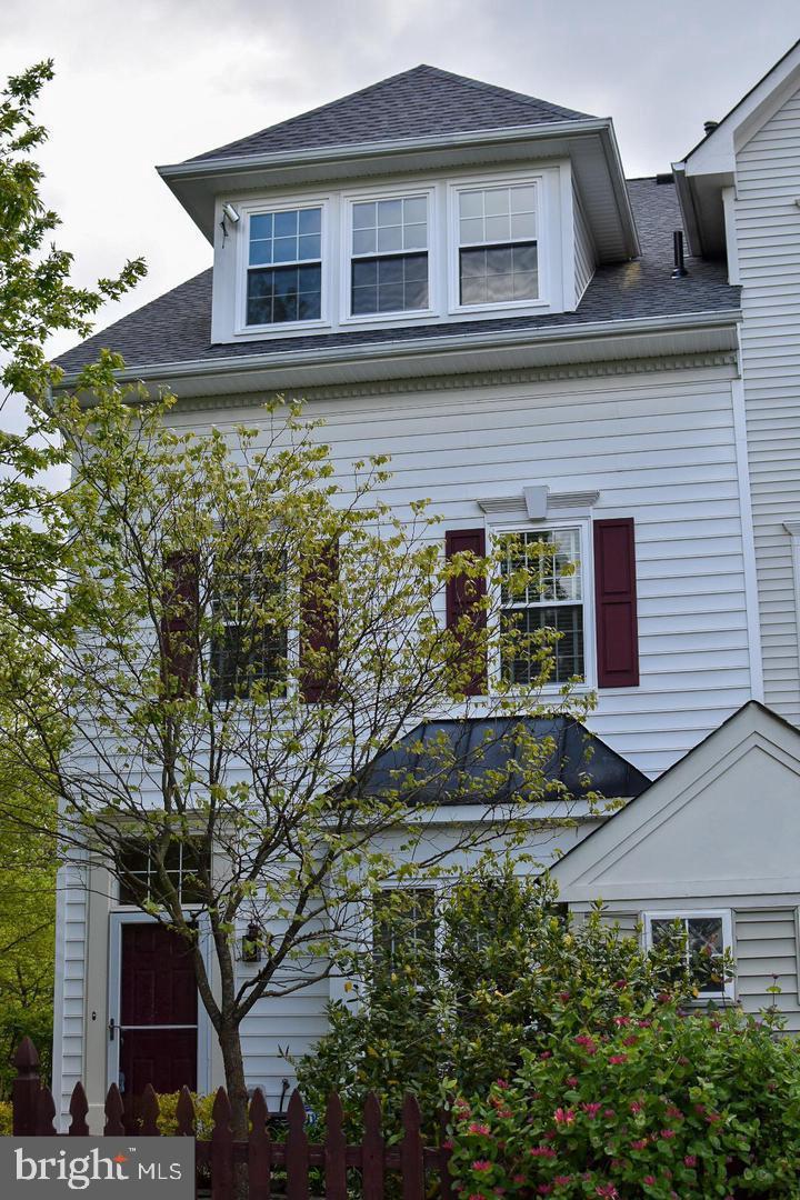 PINEY ORCHARD - Residential Lease