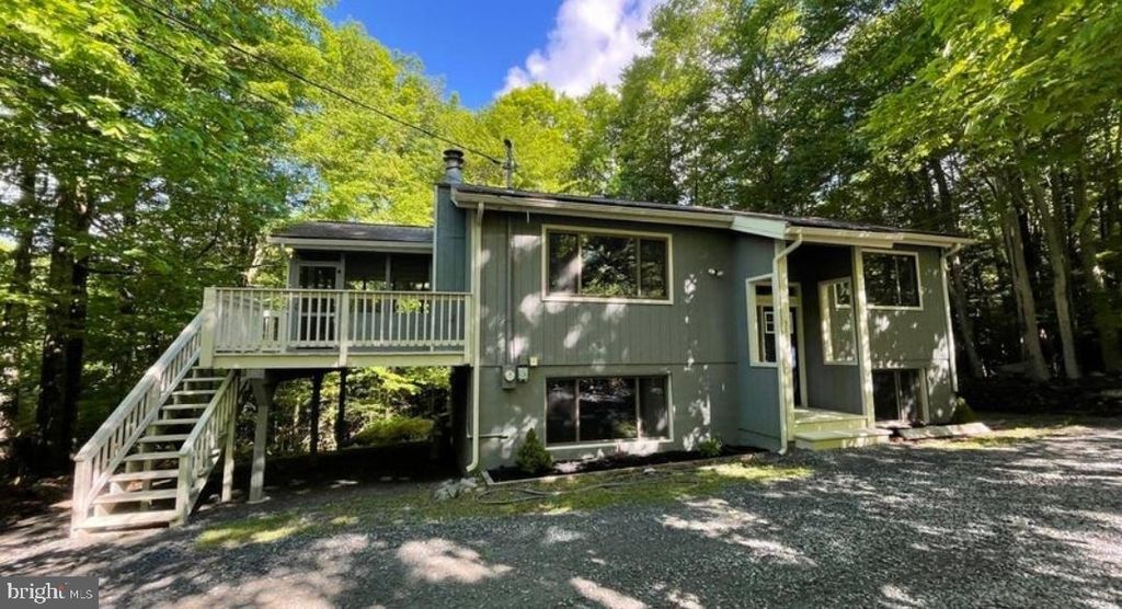 Photo of 199 North Gate Road, LAKE ARIEL, PA 18436 (MLS # PAWN2000780)