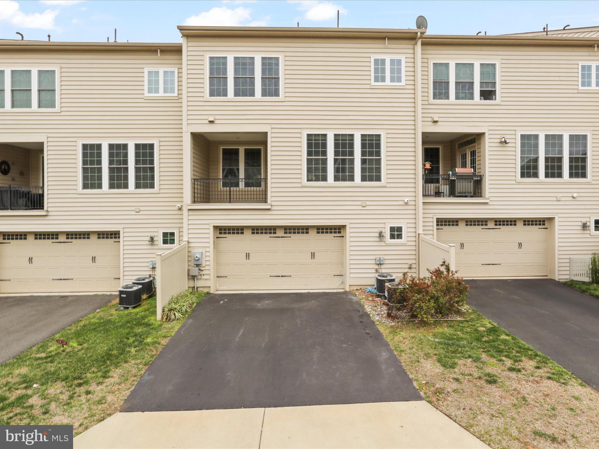 AVONLEA - Residential Lease