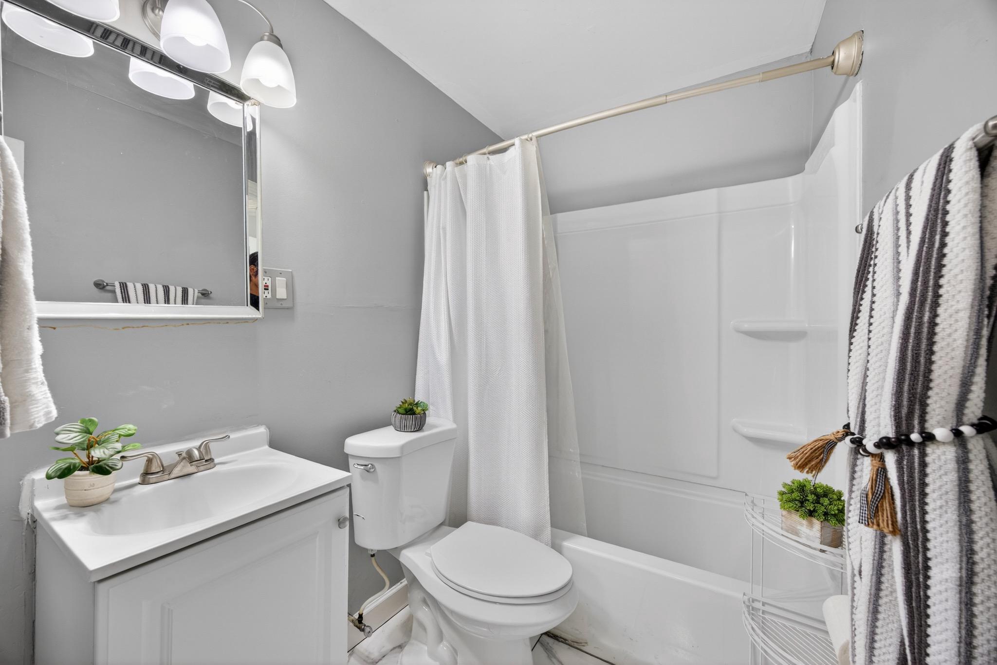 EASTWOOD - Residential
