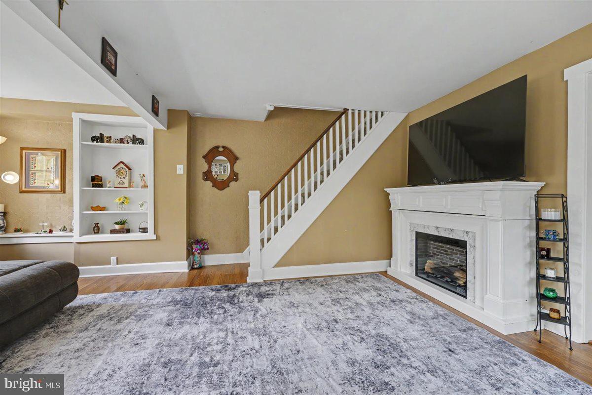 6 PERKIOMEN AVENUE