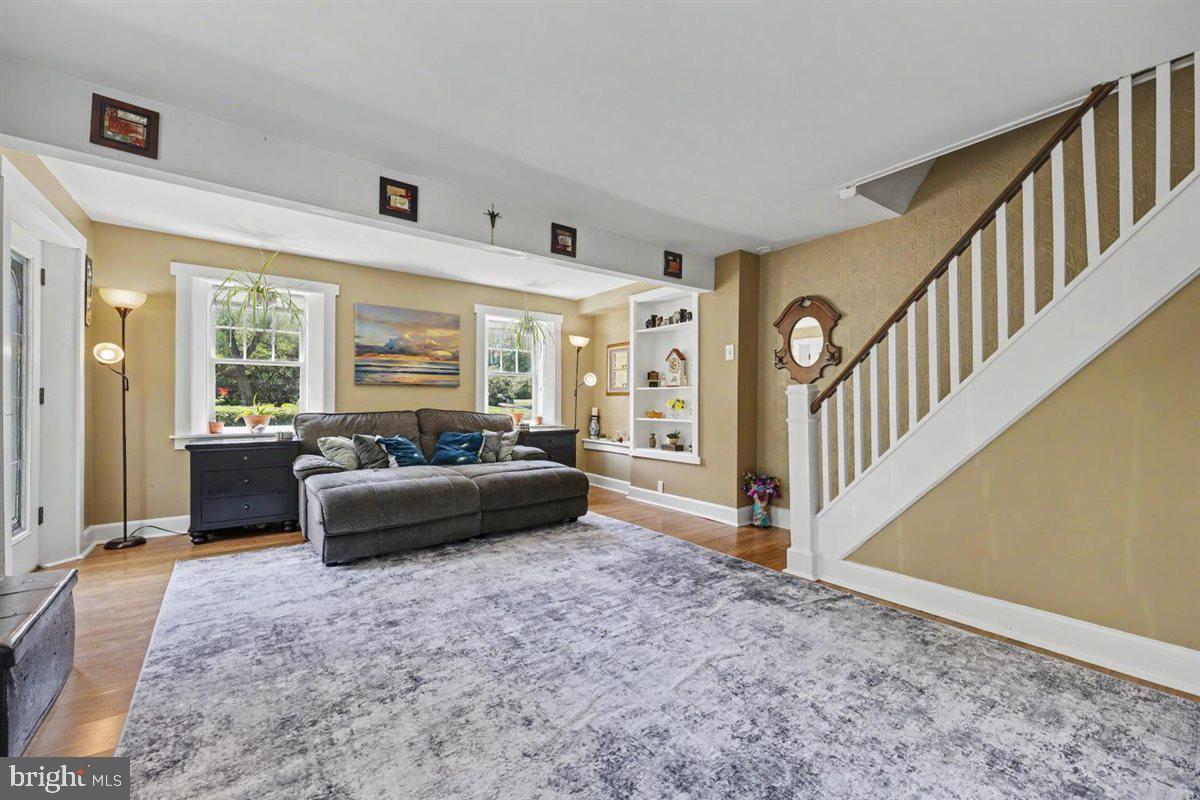 6 PERKIOMEN AVENUE