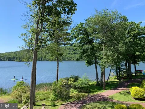 63 Midlake Dr, Lake Harmony, PA MLS: PACC2005224