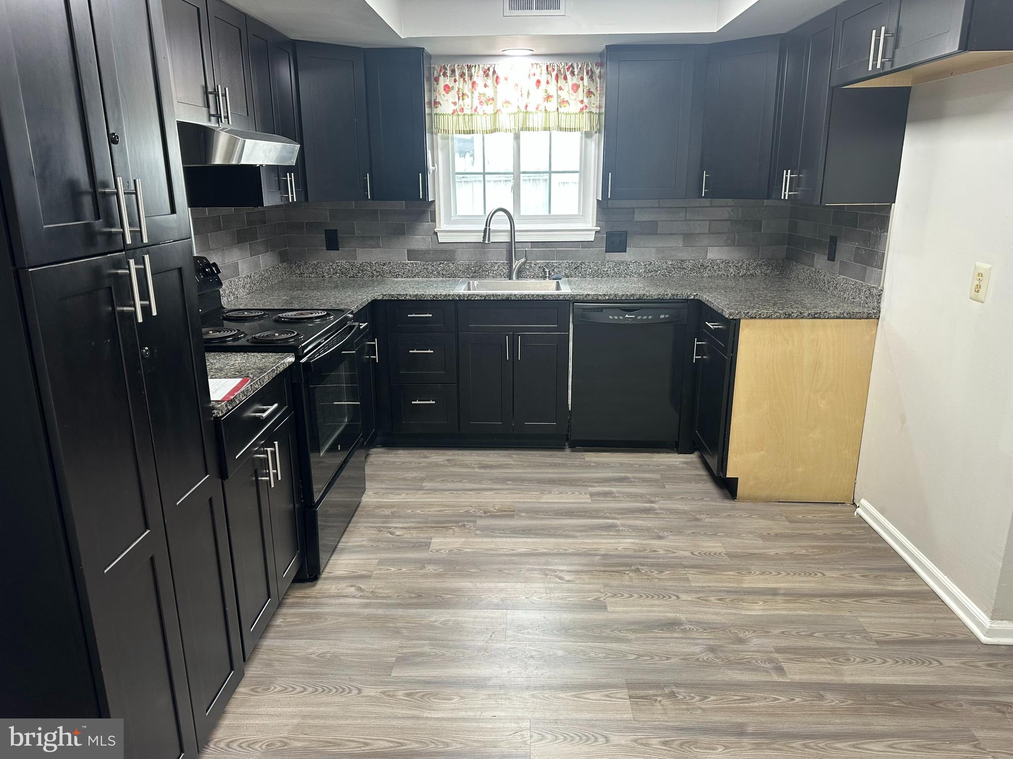 CEDAR GROVE ESTS - Residential