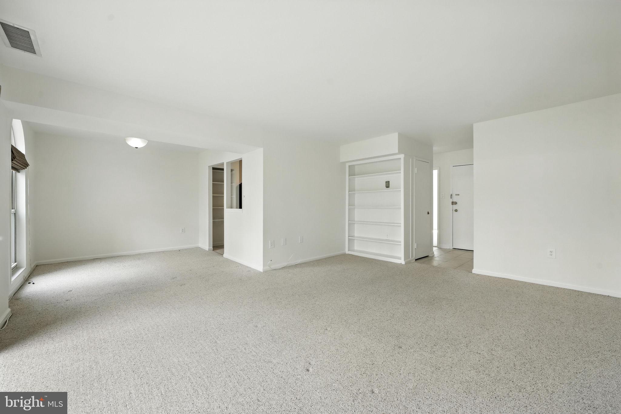 30 CANTERBURY SQUARE 302