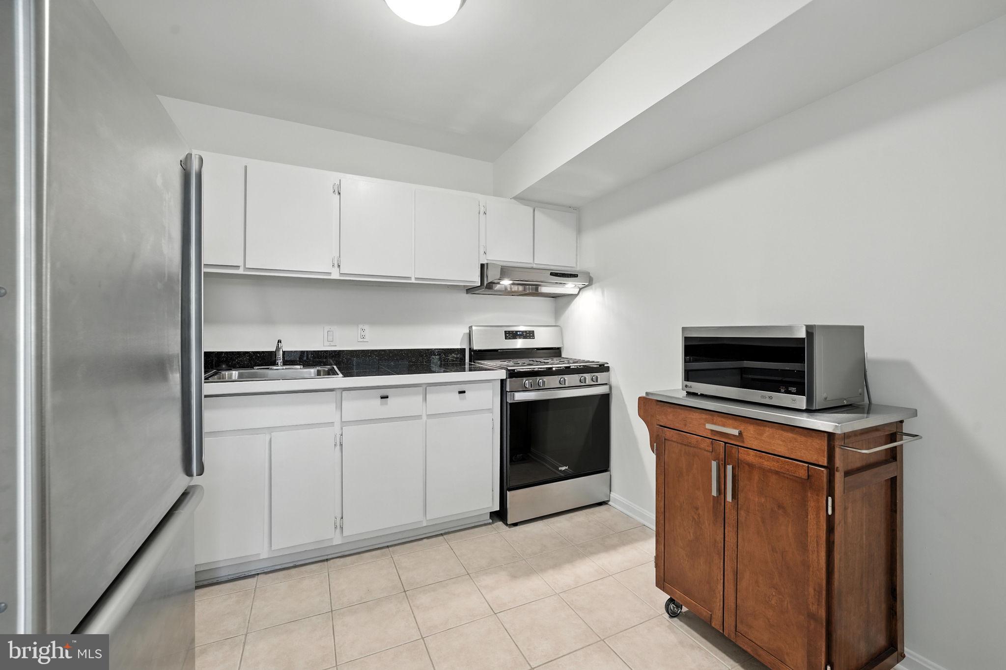 CANTERBURY SQUARE - Residential