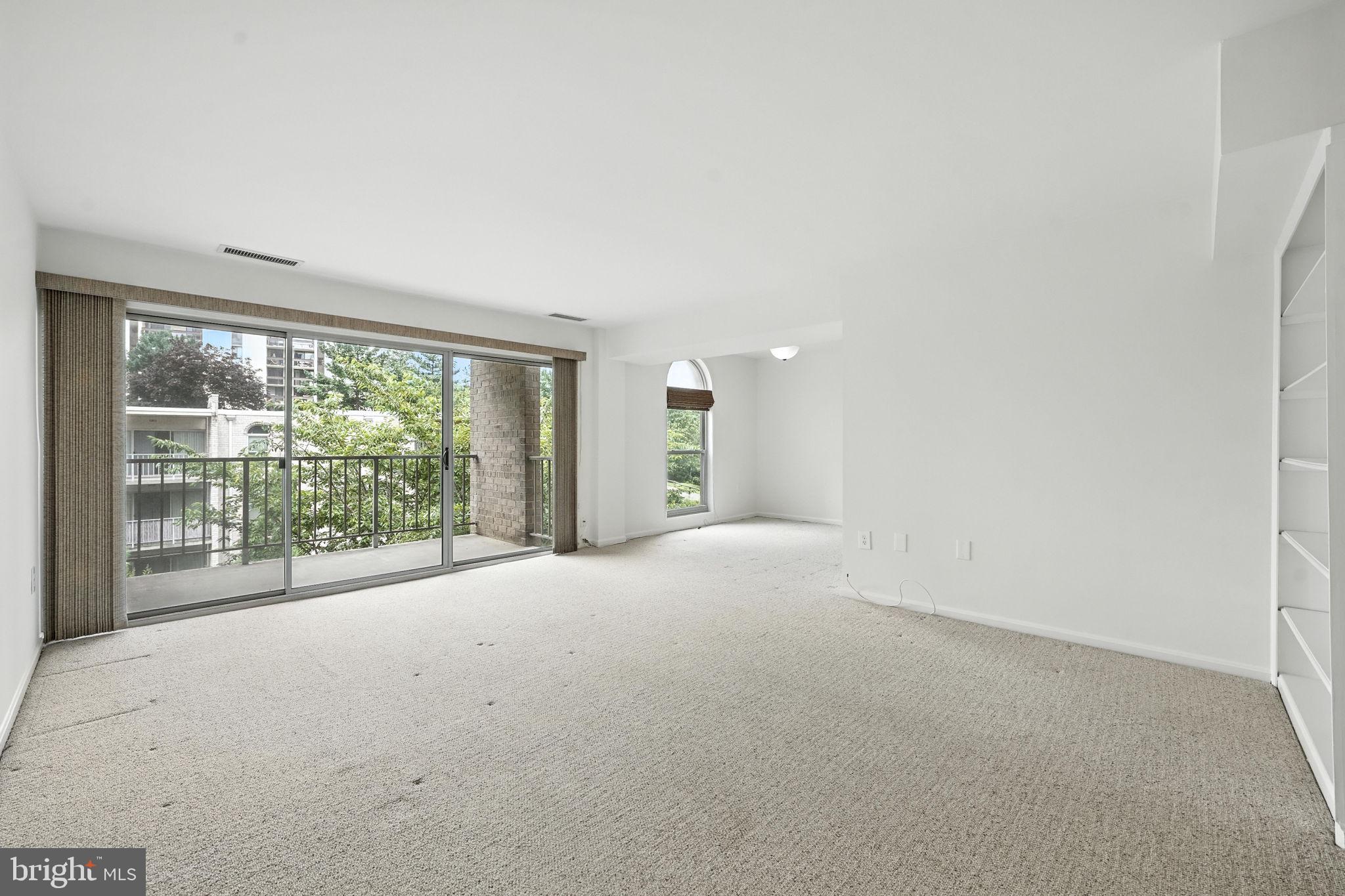 30 CANTERBURY SQUARE 302