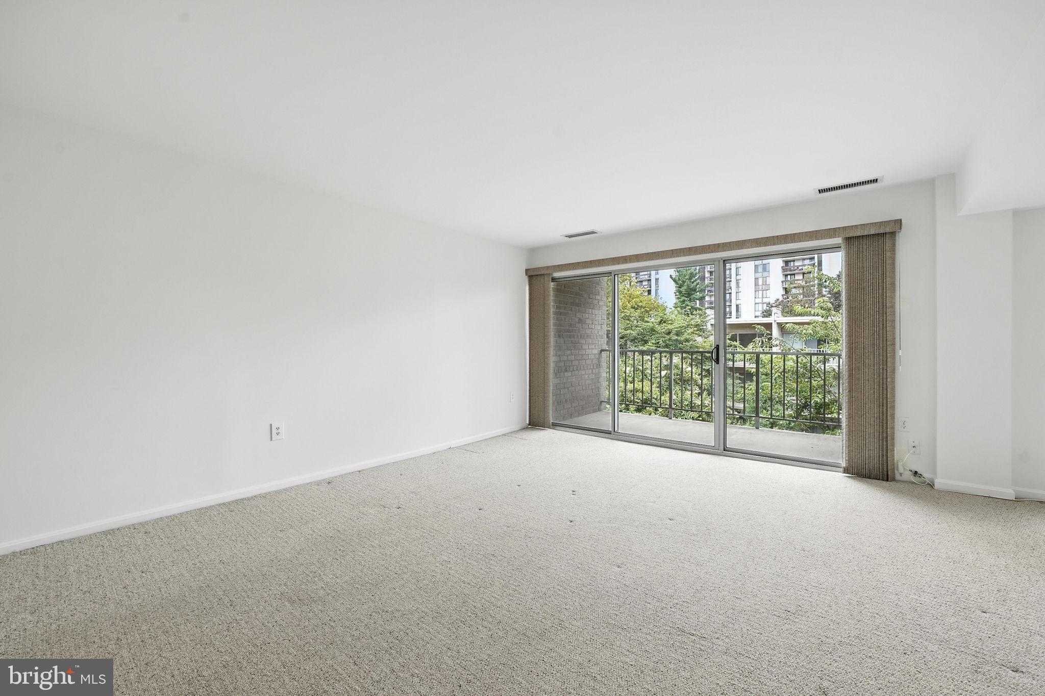 30 CANTERBURY SQUARE 302