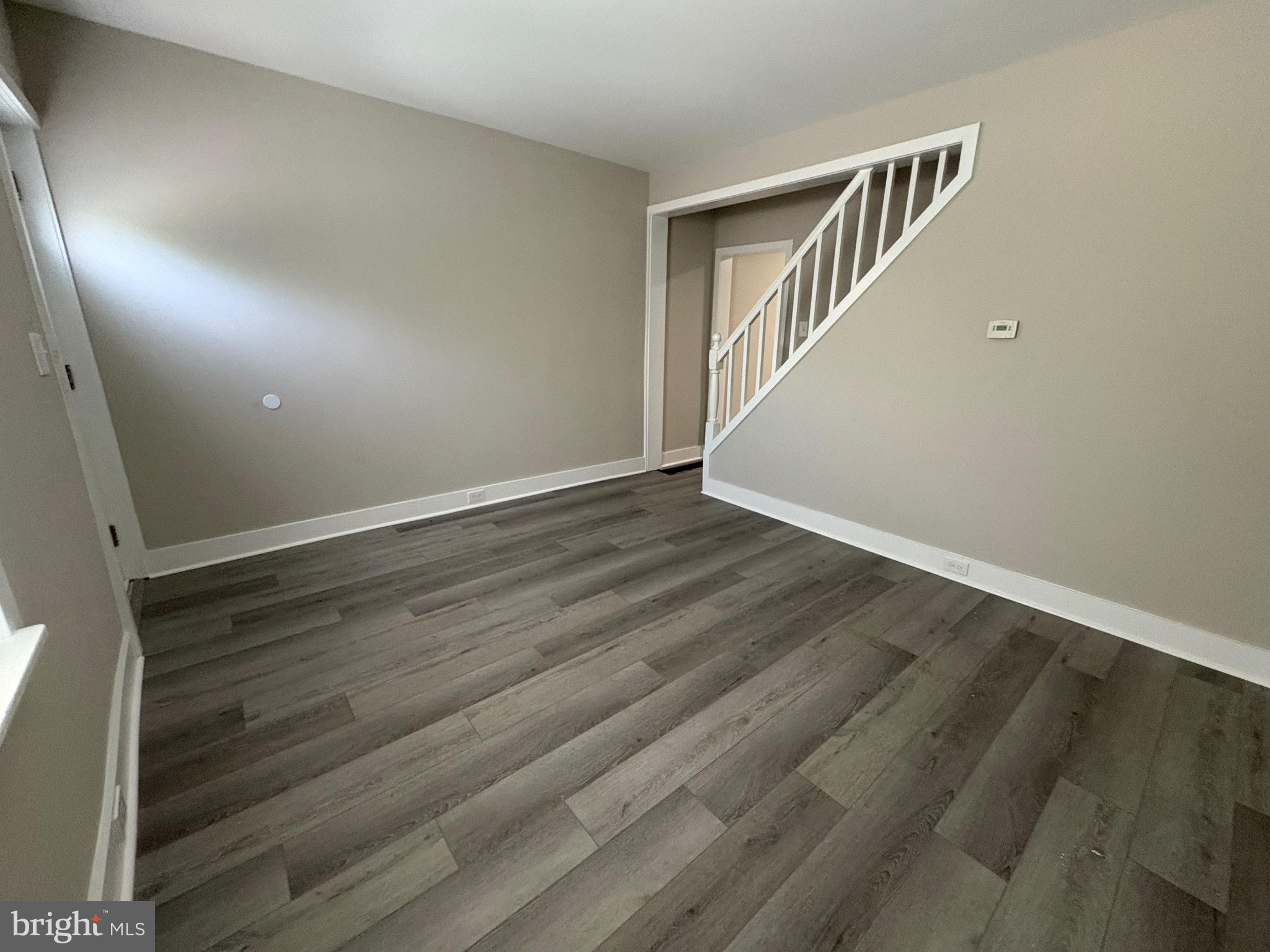 325 S BROADWAY
