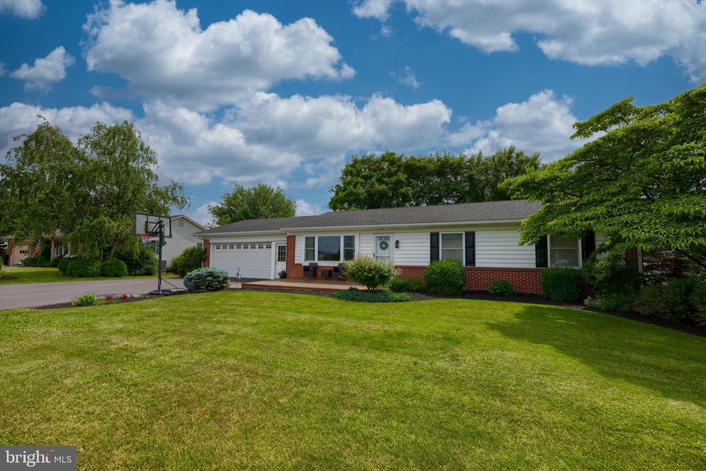 Photo of 624 S Kinzer Avenue, New Holland, PA 17557 (MLS # PALA2052380)