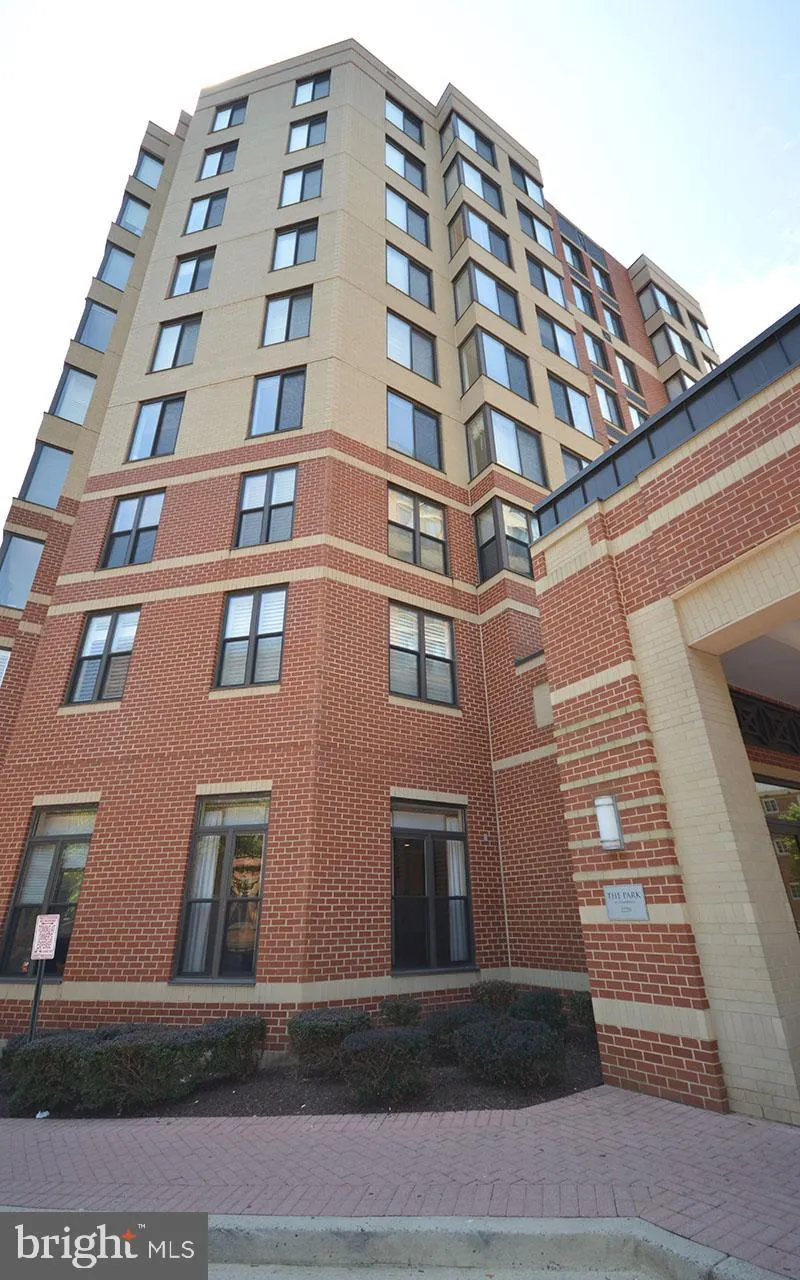 2220 Fairfax Drive Unit 512, Arlington, VA 22201