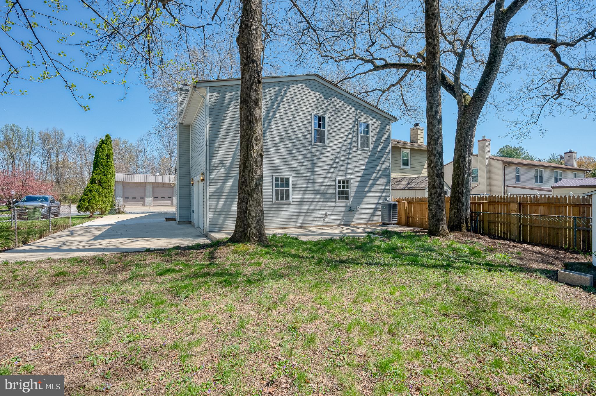 WILLOUGHBY WOODS - Residential