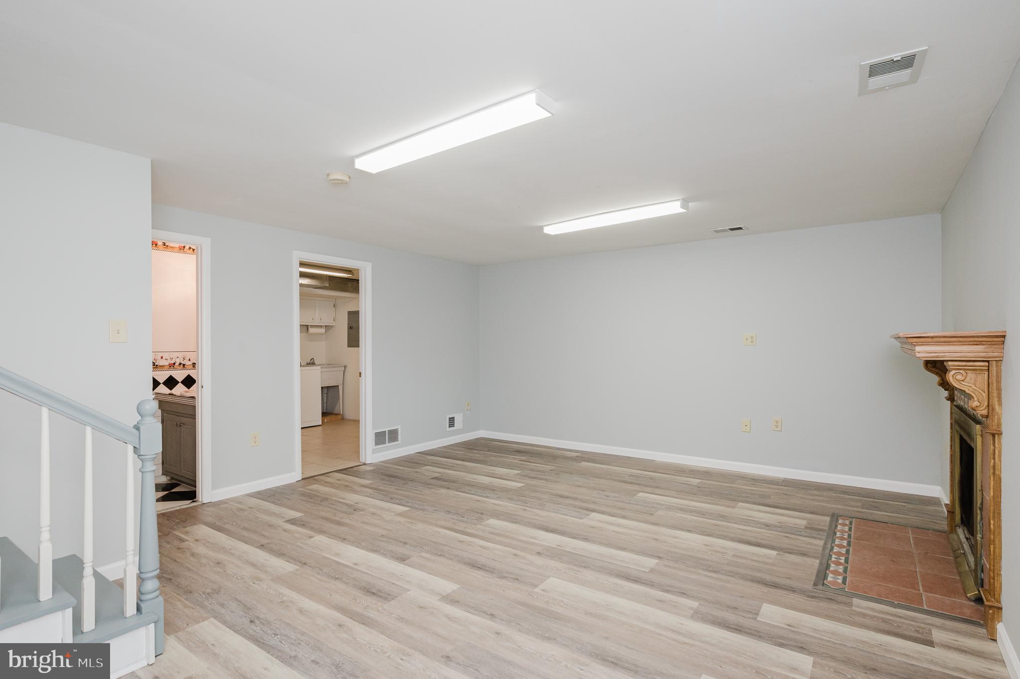 WILLOUGHBY WOODS - Residential