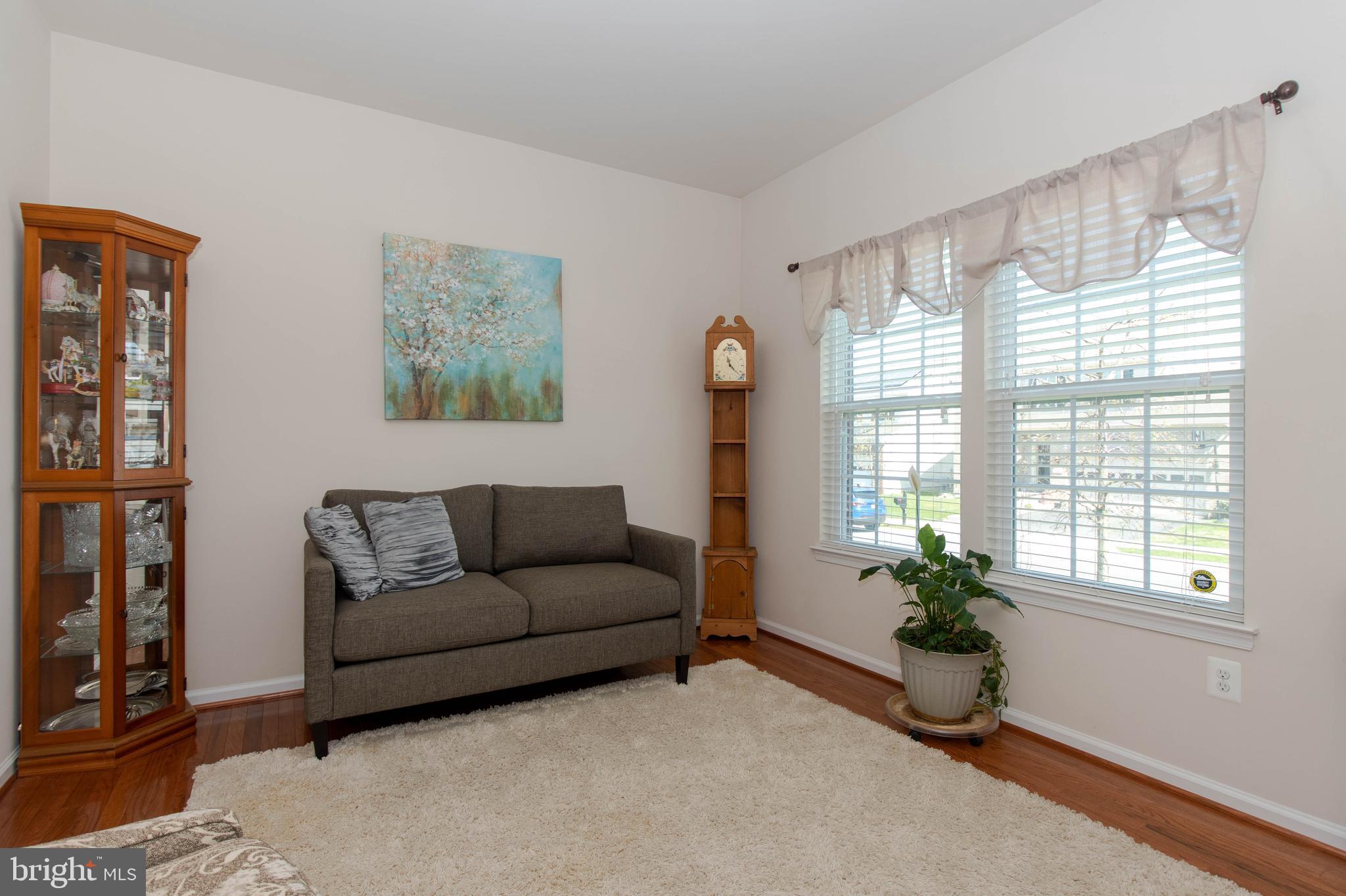 HERITAGE SQUARE - Residential