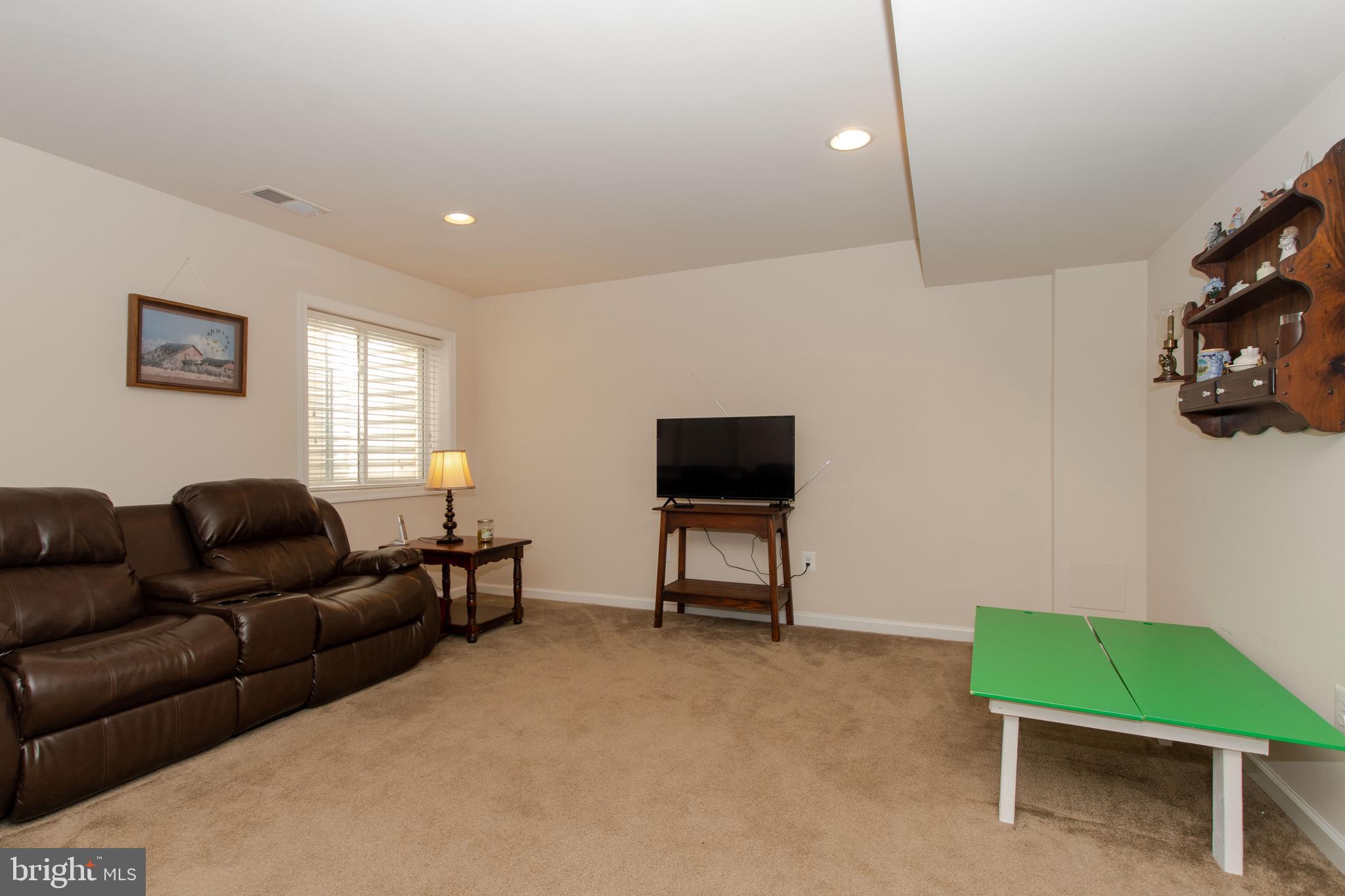 HERITAGE SQUARE - Residential