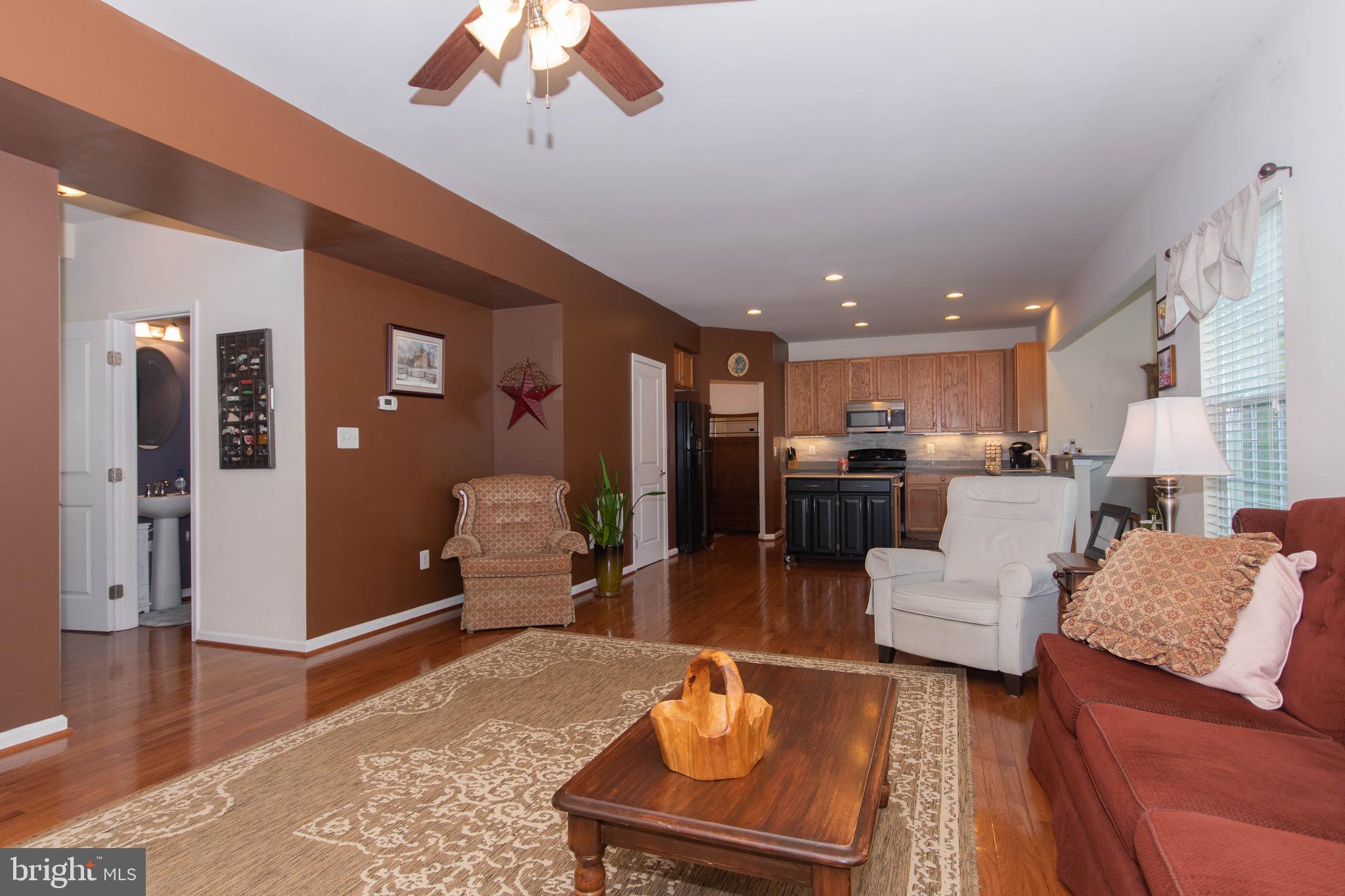 HERITAGE SQUARE - Residential