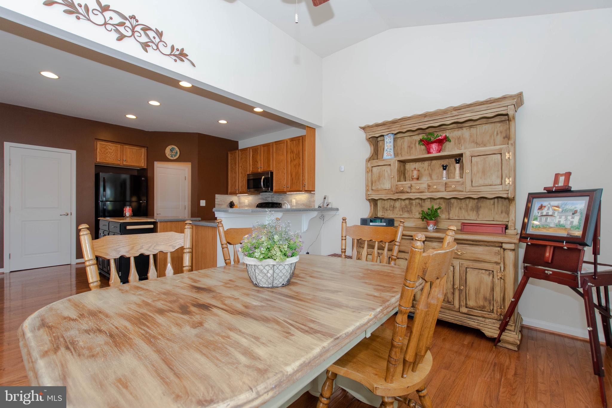 HERITAGE SQUARE - Residential