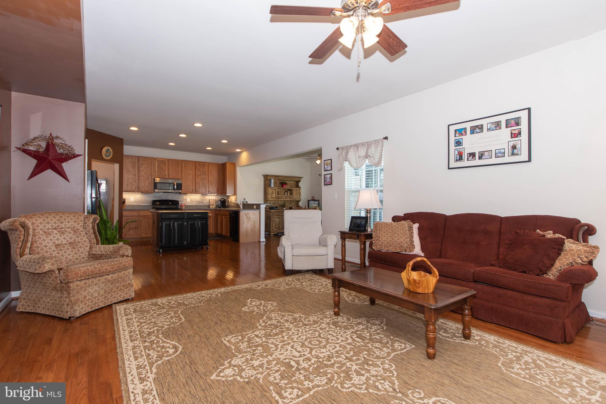 HERITAGE SQUARE - Residential