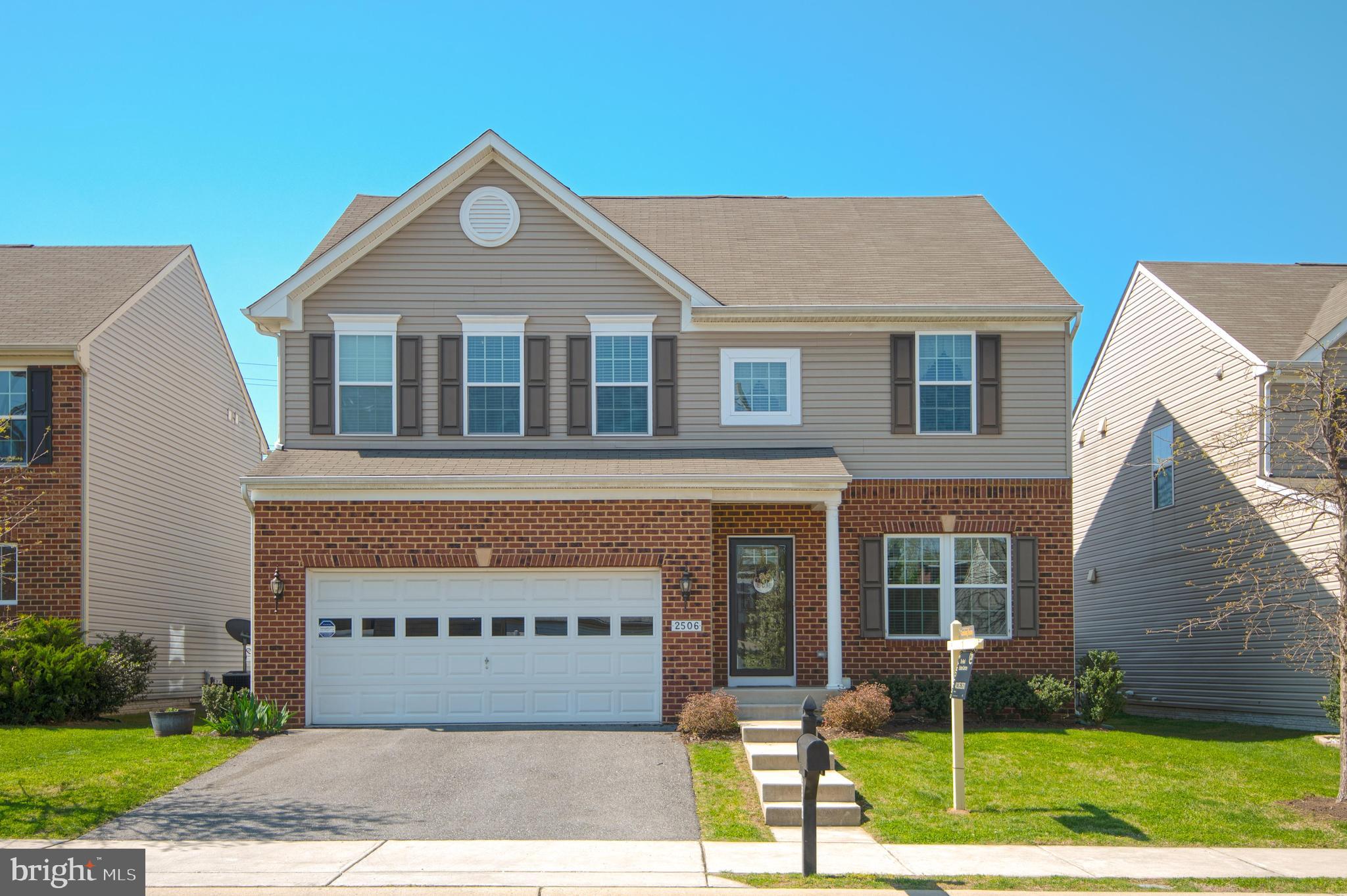 HERITAGE SQUARE - Residential