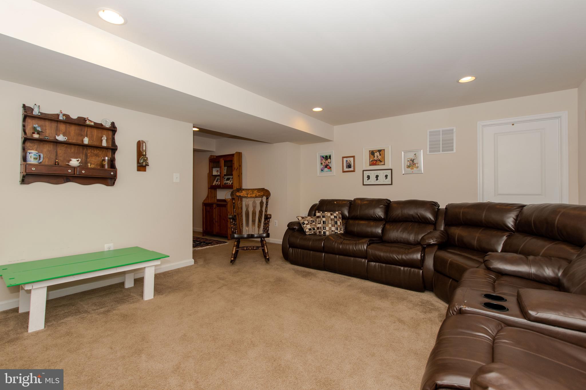 HERITAGE SQUARE - Residential