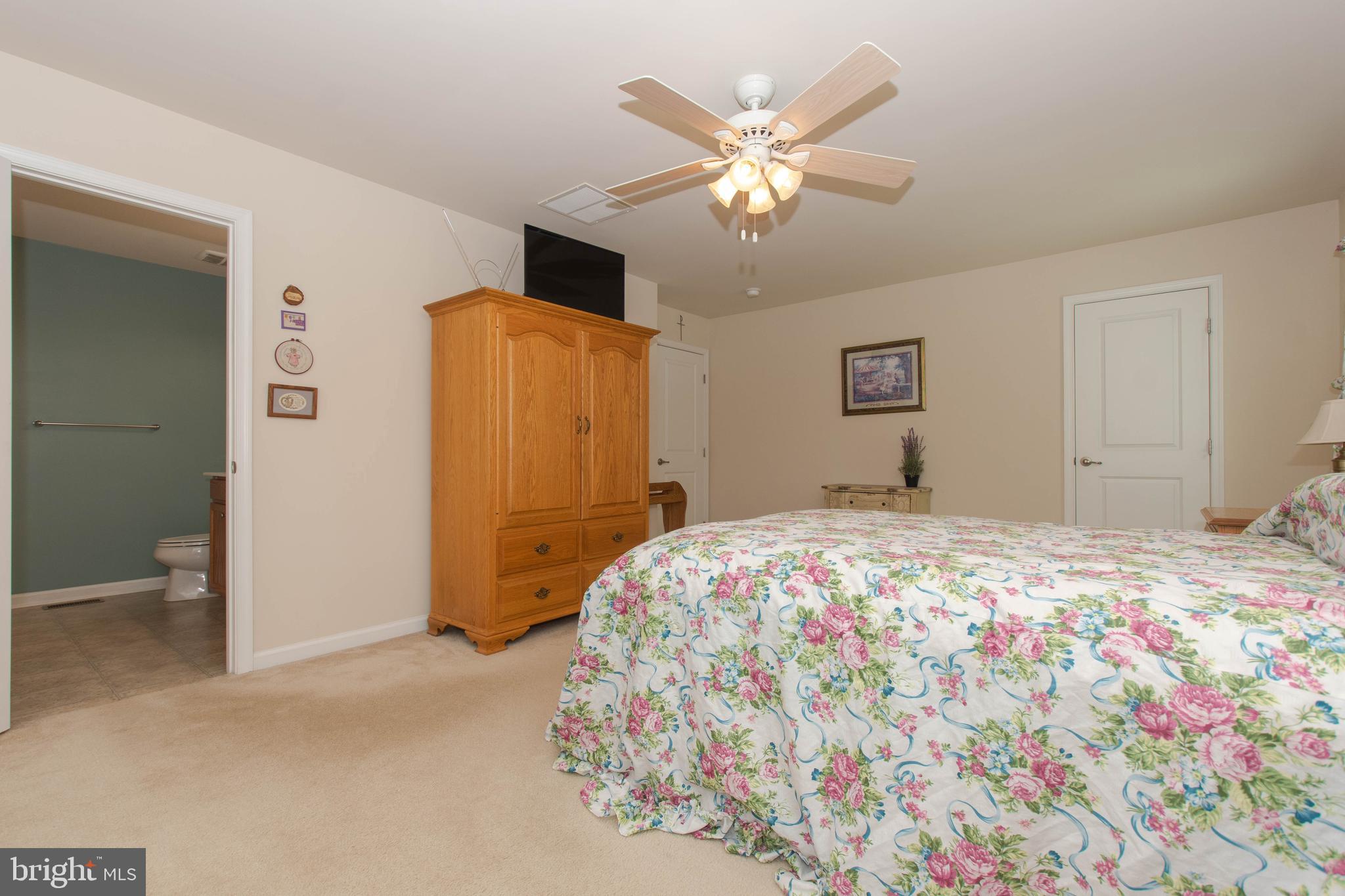 HERITAGE SQUARE - Residential