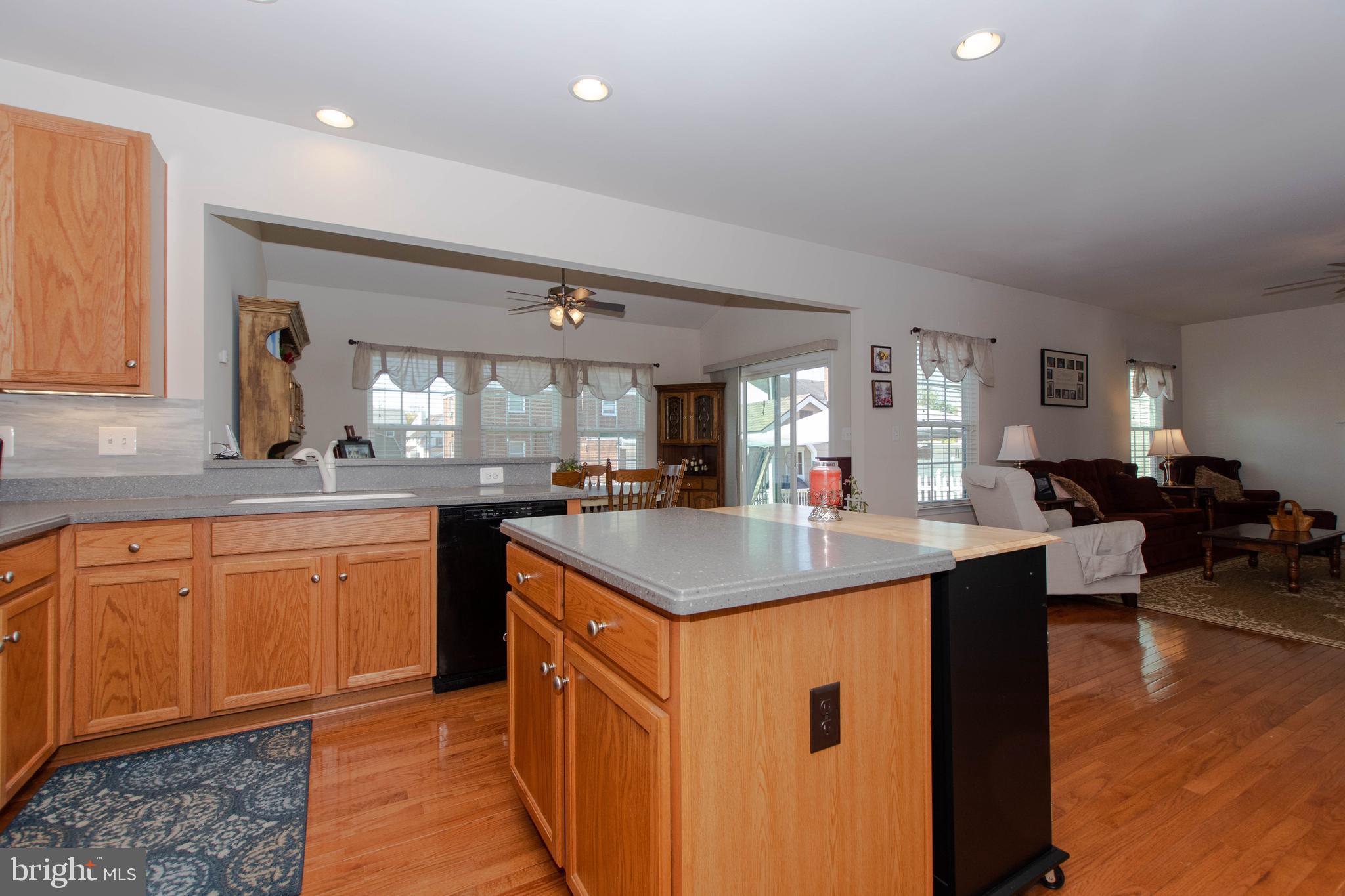 HERITAGE SQUARE - Residential