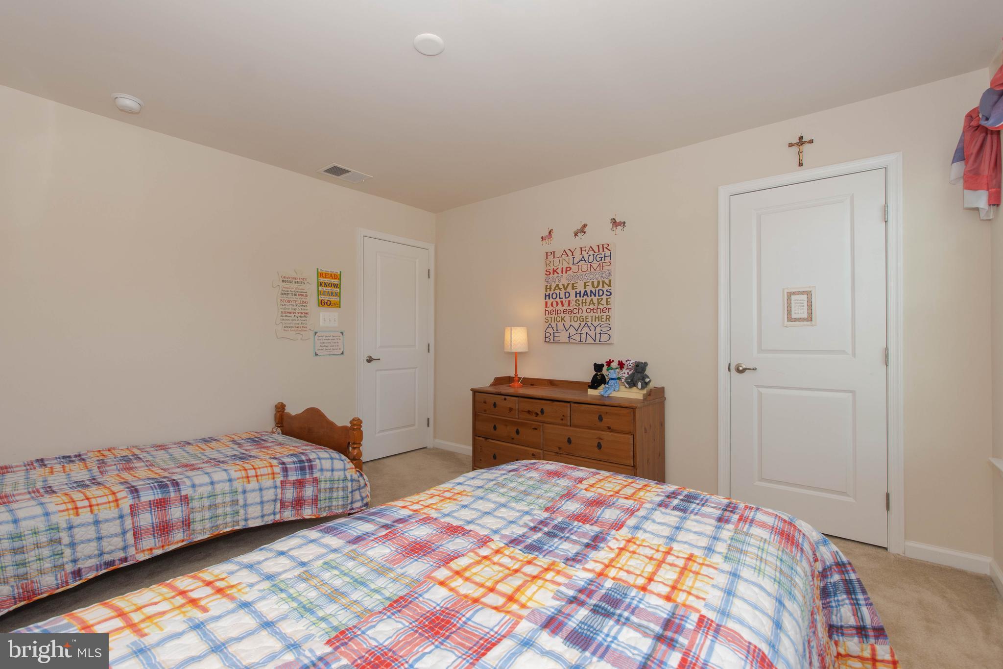 HERITAGE SQUARE - Residential