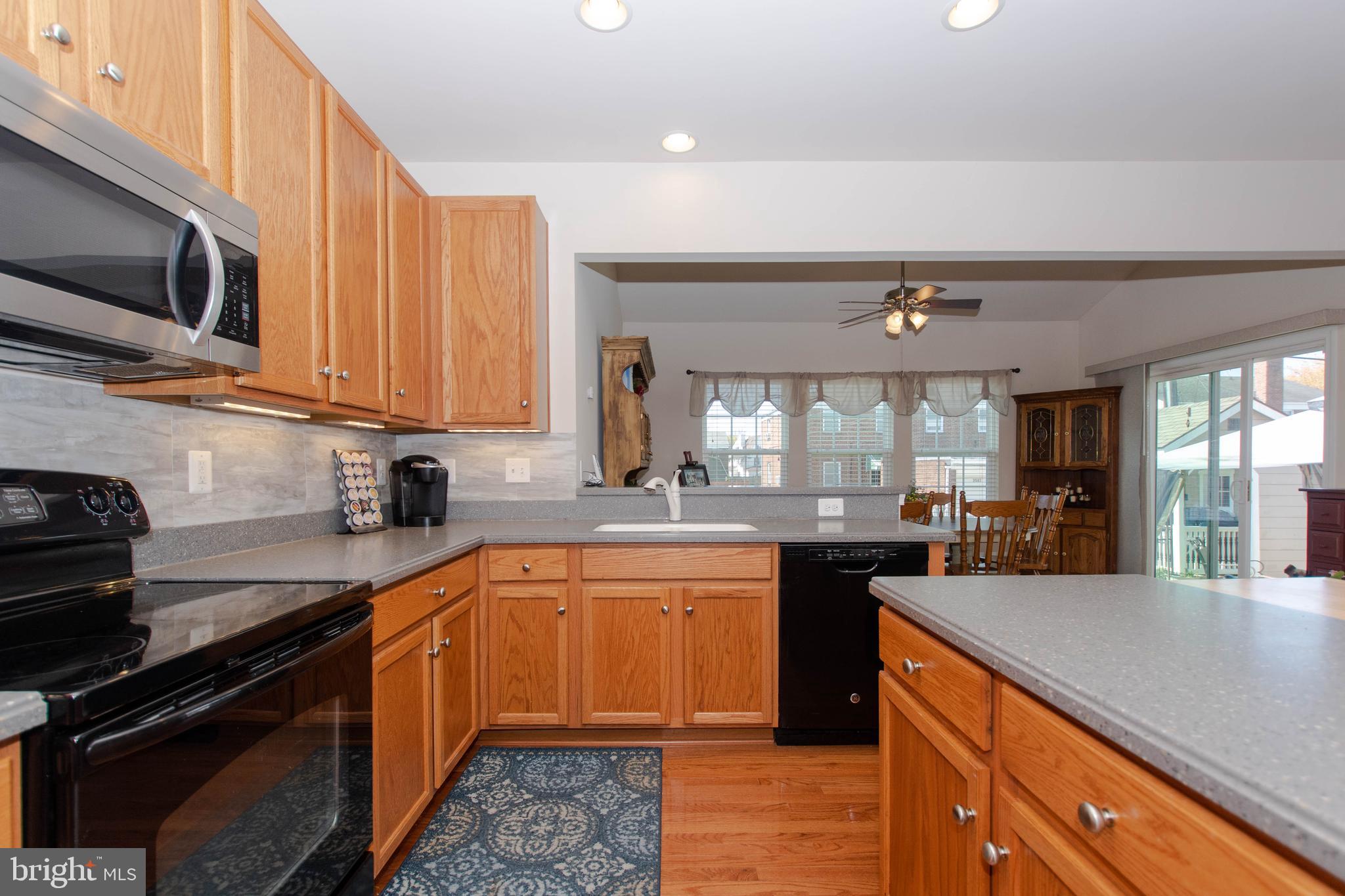 HERITAGE SQUARE - Residential