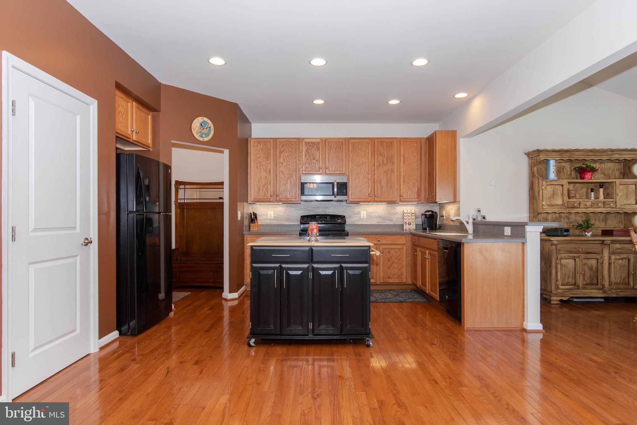 HERITAGE SQUARE - Residential