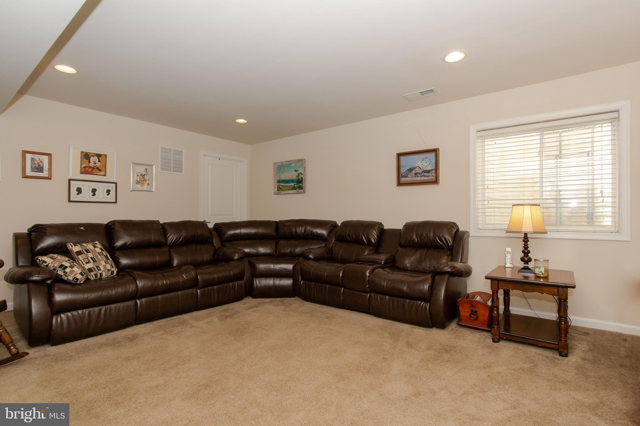 HERITAGE SQUARE - Residential