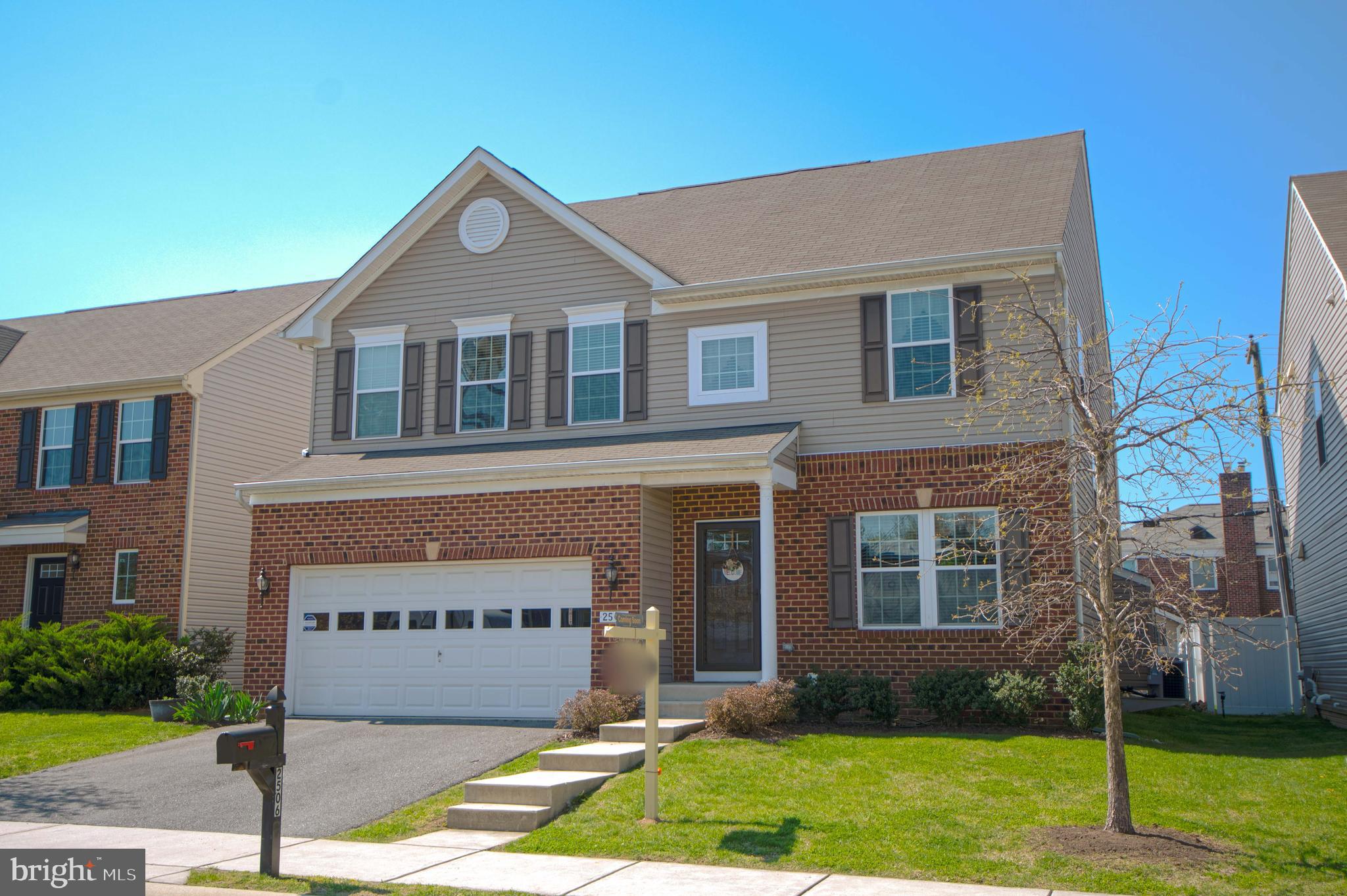 HERITAGE SQUARE - Residential