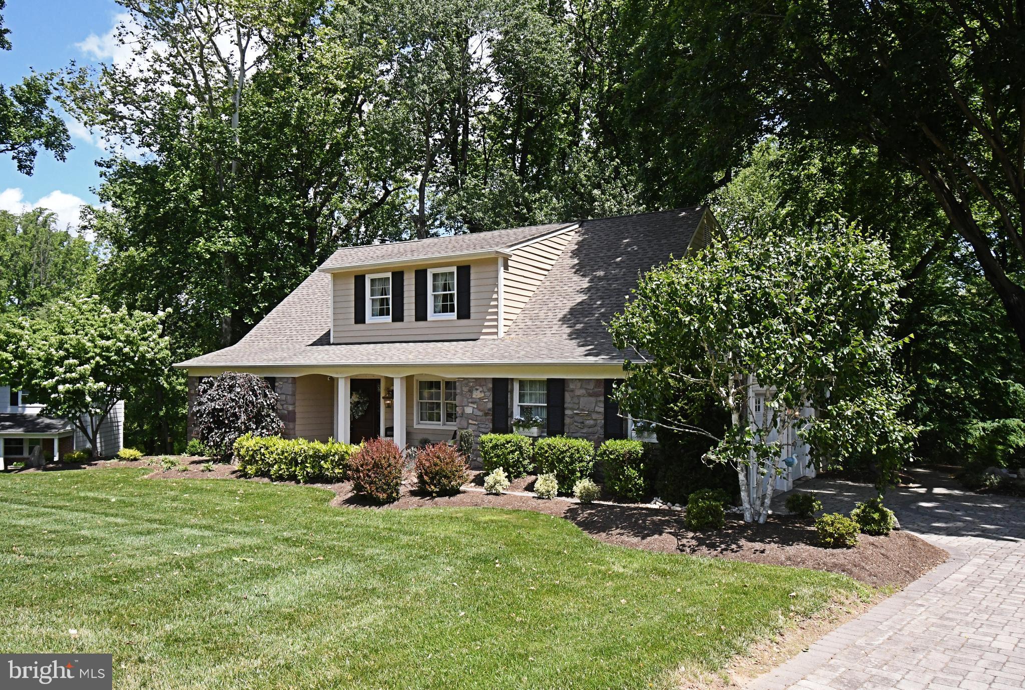 1138 UNIVERSITY DRIVE