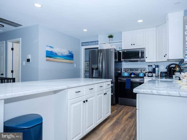 LOCUST GROVE - Residential