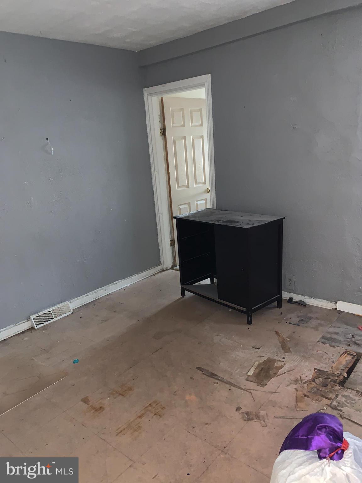 SANDTOWN-WINCHESTER - Residential