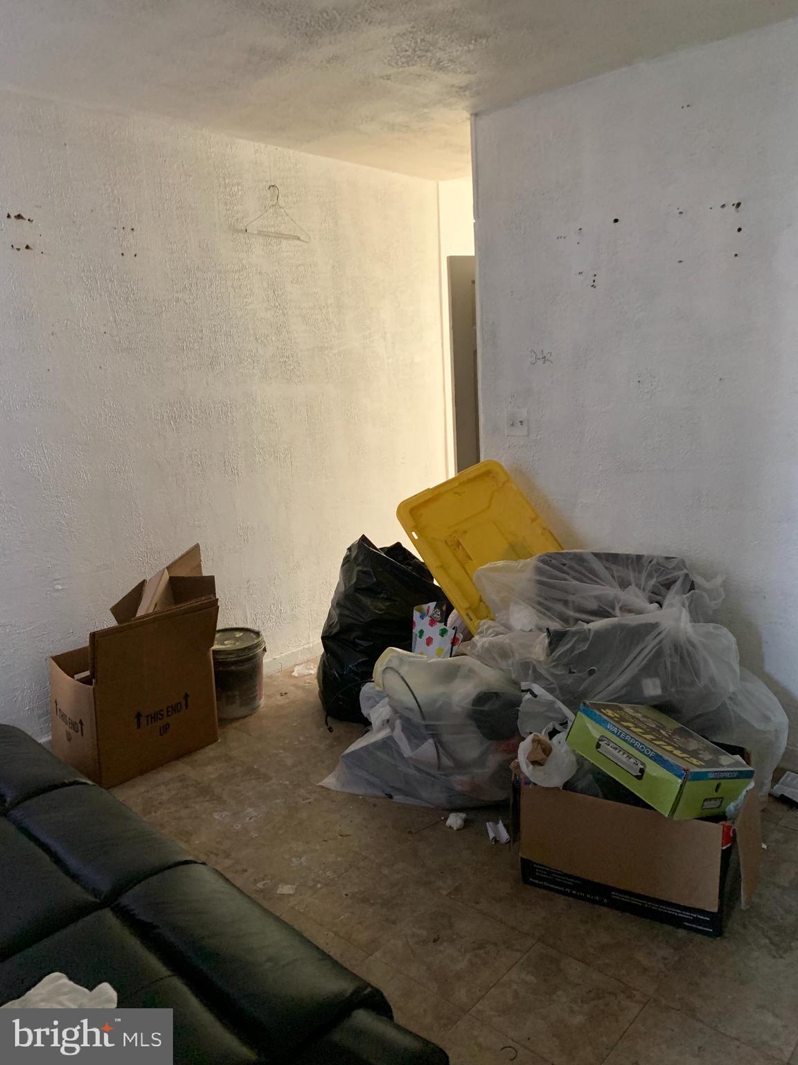 SANDTOWN-WINCHESTER - Residential