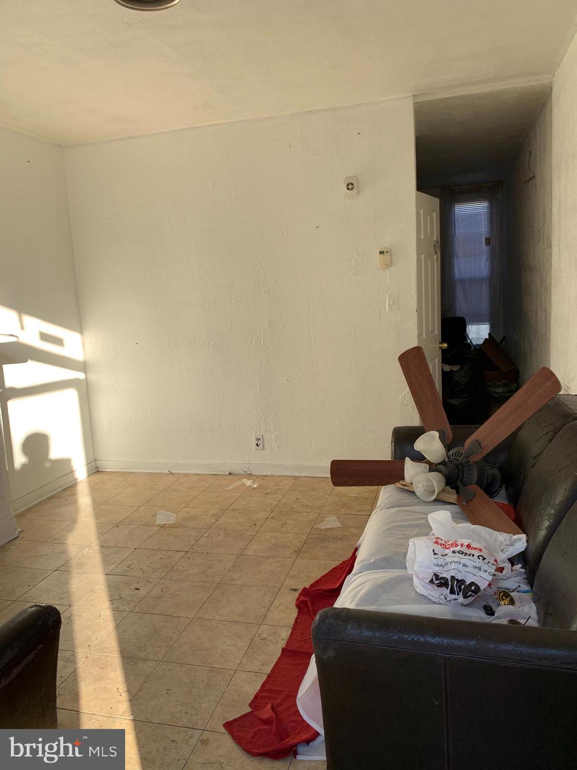 SANDTOWN-WINCHESTER - Residential