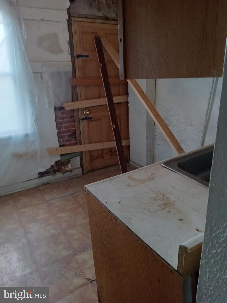 SANDTOWN-WINCHESTER - Residential